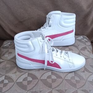 9 1/2 women's puma high tops